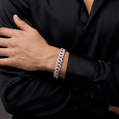 Bracelet Diamant Argent Rose sur le poignet d'un homme